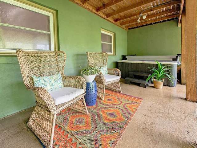 Sunburst Hideaway by Pigeon River, Lake Logan