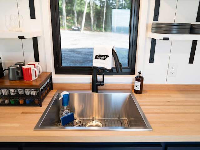Foster Falls - Tiny Home with Mountain Views