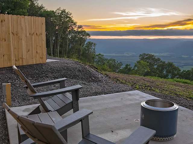 Foster Falls - Tiny Home with Mountain Views