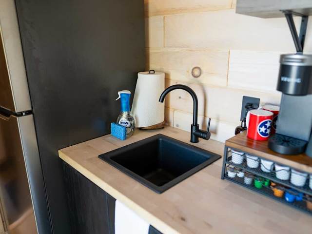 Little Rock City - Tiny Home with Mountain Views