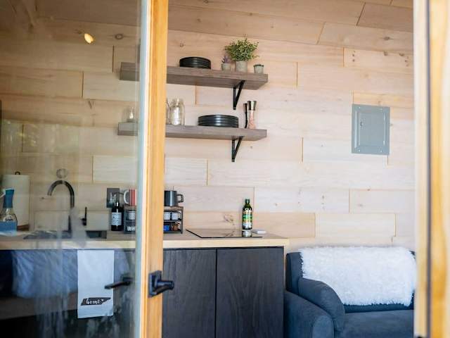 Little Rock City - Tiny Home with Mountain Views