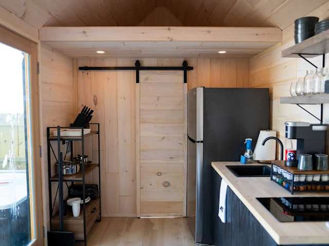 Little Rock City - Tiny Home with Mountain Views
