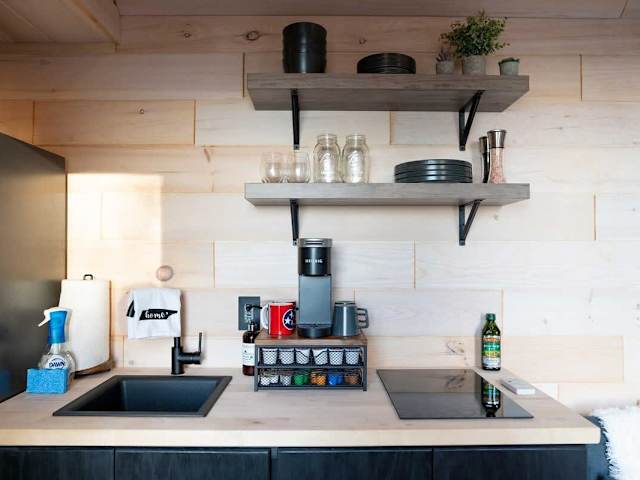 Little Rock City - Tiny Home with Mountain Views