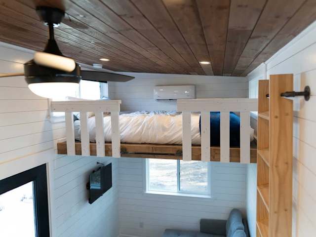 Leda - Tiny Home with Mountain Views