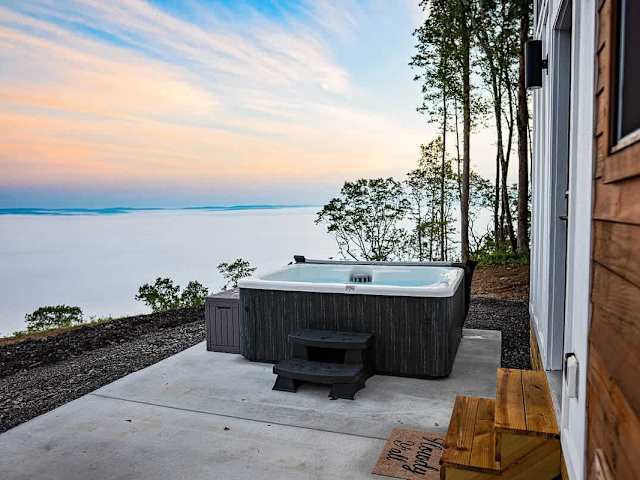 Leda - Tiny Home with Mountain Views