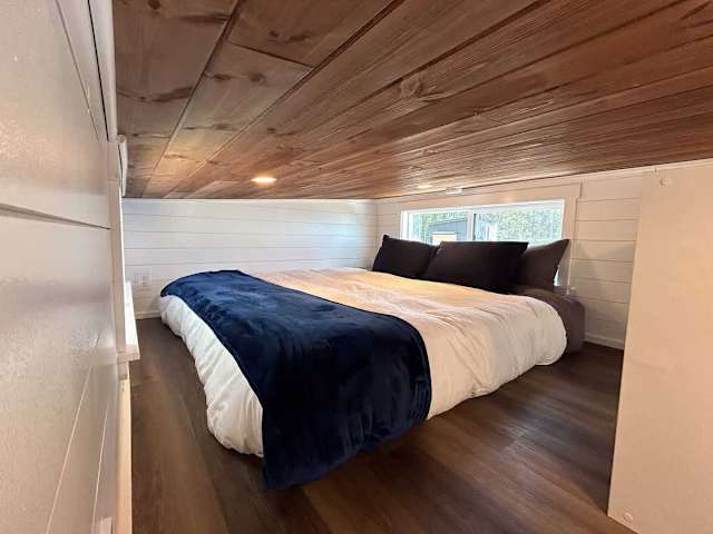 Leda - Tiny Home with Mountain Views