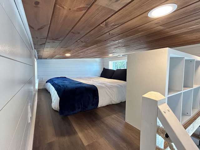 Leda - Tiny Home with Mountain Views