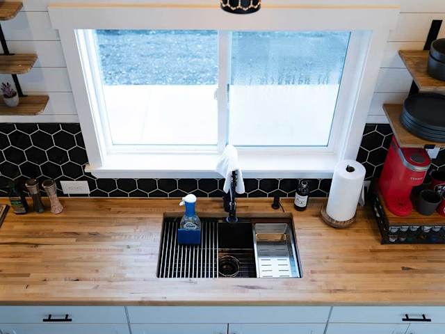 Leda - Tiny Home with Mountain Views
