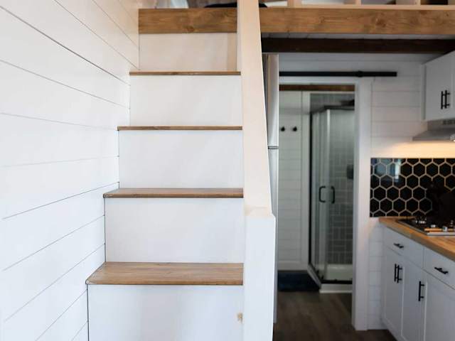 Leda - Tiny Home with Mountain Views