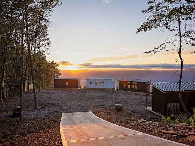Leda - Tiny Home with Mountain Views