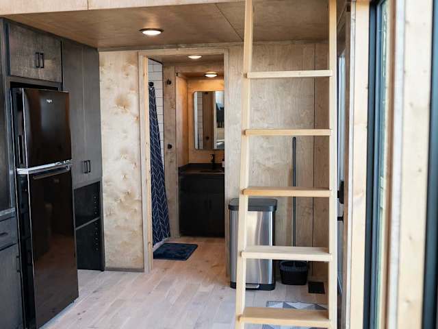 Tennessee Wall - Tiny Home with Mountain Views