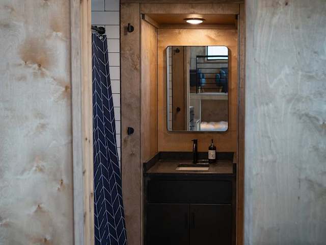 Tennessee Wall - Tiny Home with Mountain Views
