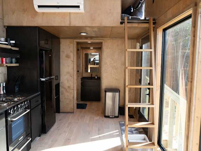 Tennessee Wall - Tiny Home with Mountain Views