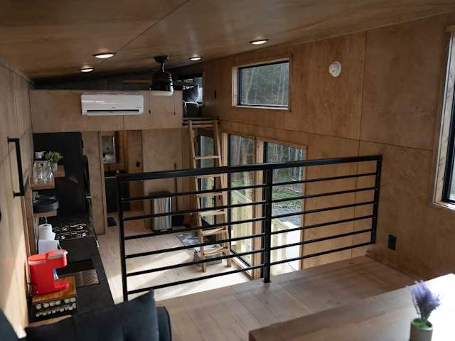Tennessee Wall - Tiny Home with Mountain Views