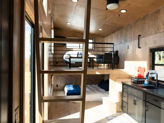 Tennessee Wall - Tiny Home with Mountain Views