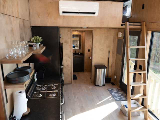 Tennessee Wall - Tiny Home with Mountain Views