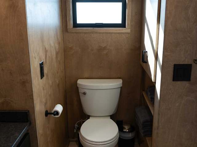 Tennessee Wall - Tiny Home with Mountain Views