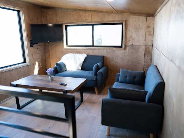 Tennessee Wall - Tiny Home with Mountain Views