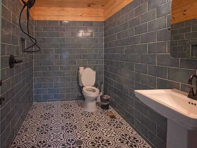 Enjoy a private bathhouse stocked with towels and our custom scented shampoo, conditioner, and body wash.