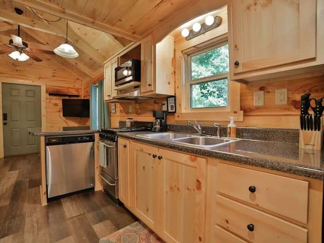 Bryce & River Cabin Group Rental