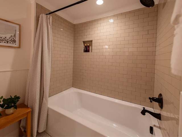 King Suite Nine 
