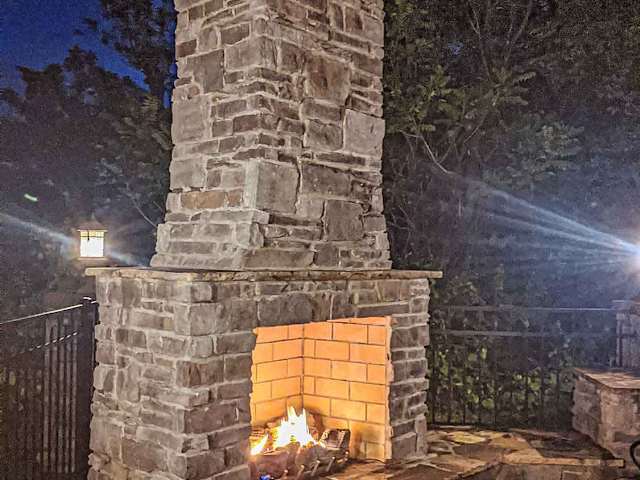 Area shared with 2 other homes.