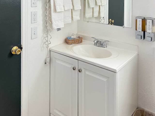 Bentonite Hills Room