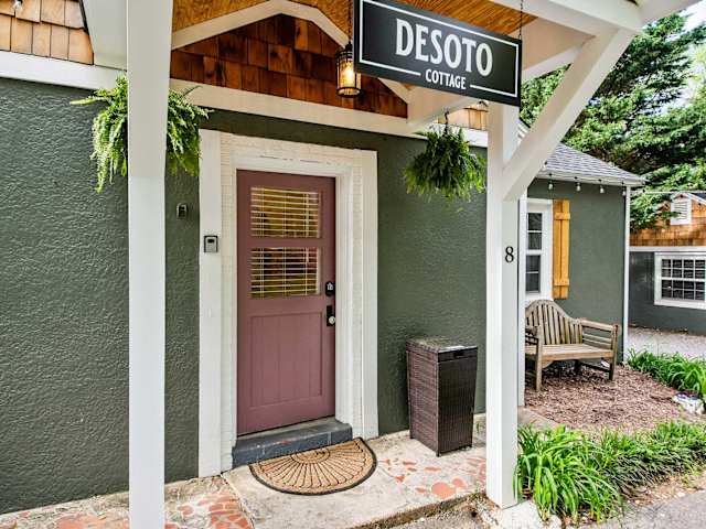 Desoto Cottage 