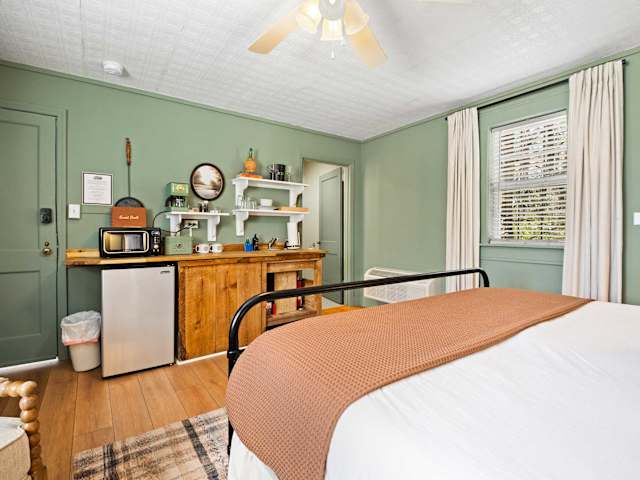 Laurel Falls Suite | Lookout Mountain Inn