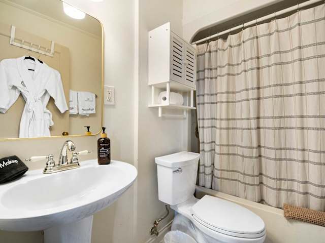 Glenn Falls Room | Lookout Mountain Inn