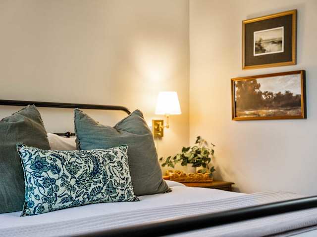 Glenn Falls Room | Lookout Mountain Inn