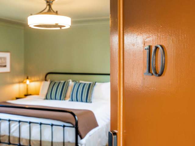 Hiwasee Room | Lookout Mountain Inn