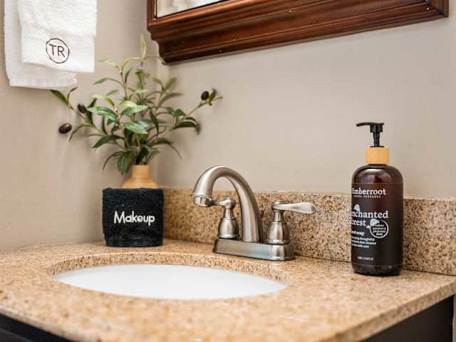 Amicalola Suite | Lookout Mountain Inn