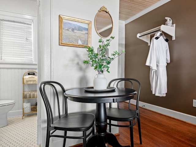King Room Five 