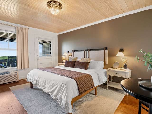 King Room Seven 
