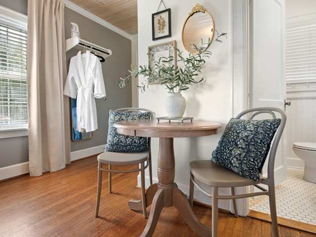 King Room Eight 