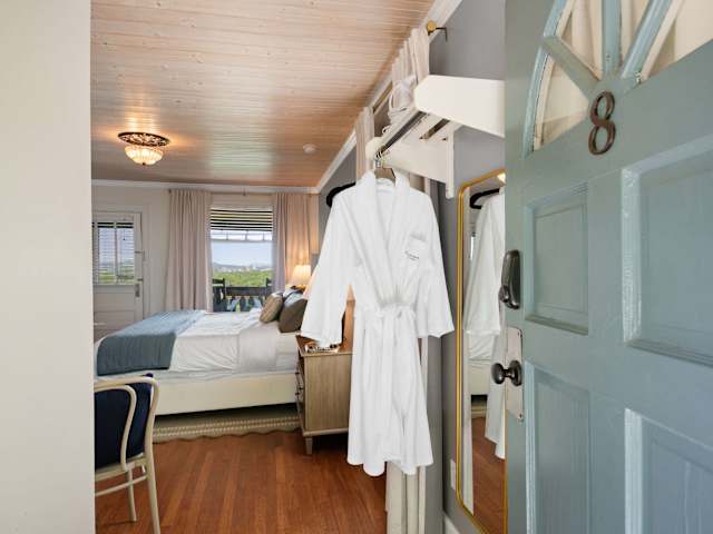 King Room Eight 