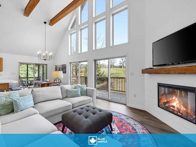 Blue Ridge Escape, a 4-bedroom Blue Maple cabin in Hedgesville, WV
