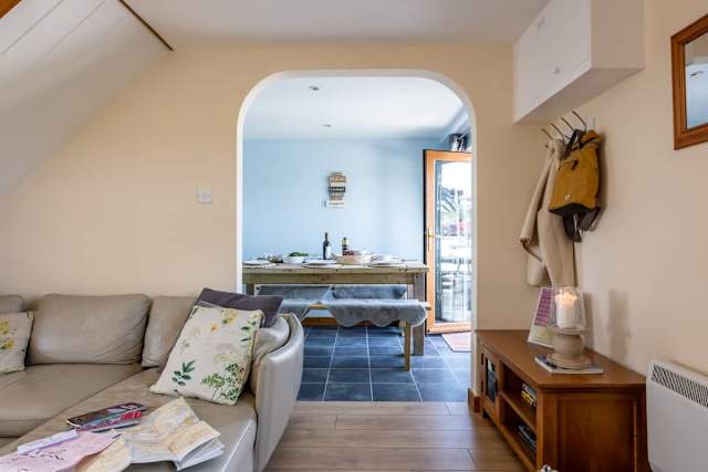 The Granary : Cosy 2-Bed Cottage Llanfaelog