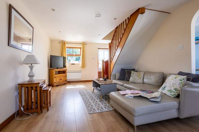 The Granary : Cosy 2-Bed Cottage Llanfaelog