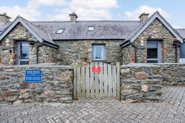 Bwthyn Branwen: Accessible, pet-friendly cottage, Aberffraw