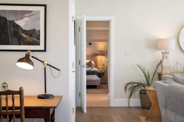 The Nest White Eagle : 4-Bed Coastal Escape