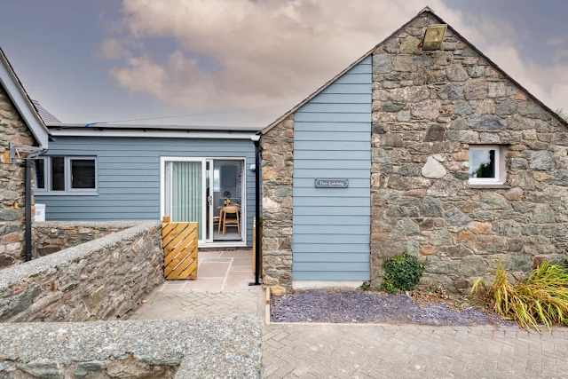 Hen Golchdy: Two bedroom cottage in Aberffraw
