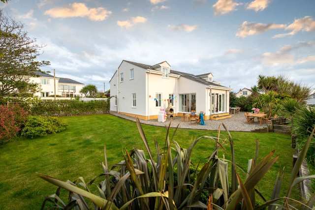 Ty Traeth: 5‑Bed Family Retreat Rhosneigr