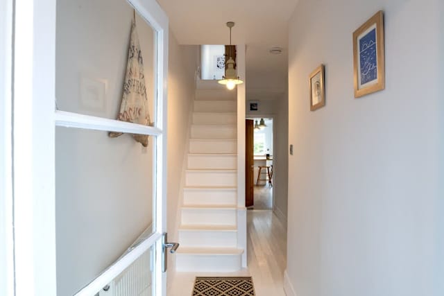 Lakeview : Stylish 4‑Bed Home Rhosneigr
