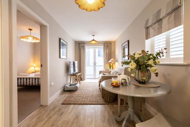 Out of the Blue : Spacious 5‑Bed Home Rhosneigr