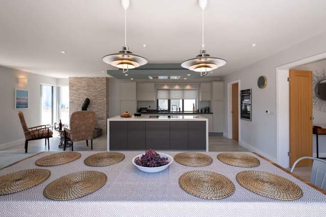 Trem Y Don: 5‑Bed Beachside Retreat Rhosneigr