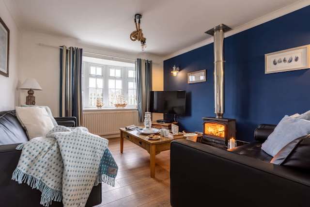 The Moorings : 5 Bed home near the beach