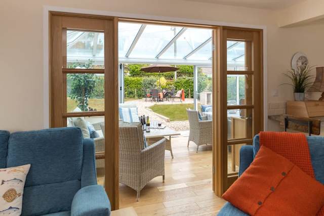 Chelford: Pet-friendly holiday home, for 6 in Rhosneigr