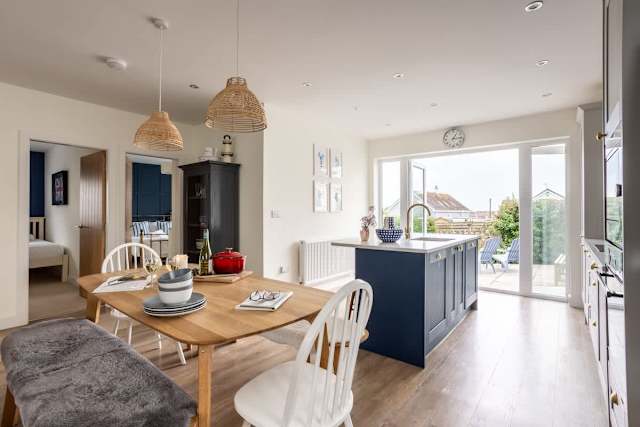 Off the Hook : Pet-Friendly 3‑Bed Bungalow Rhosnei